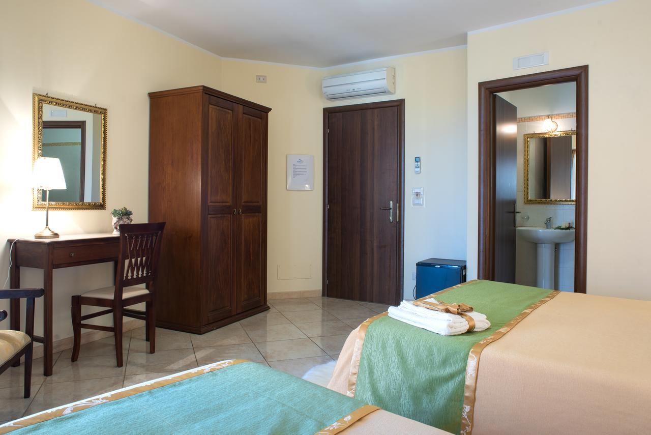 سانتا تيريزا دي ريفا B&B Mareagro المظهر الخارجي الصورة